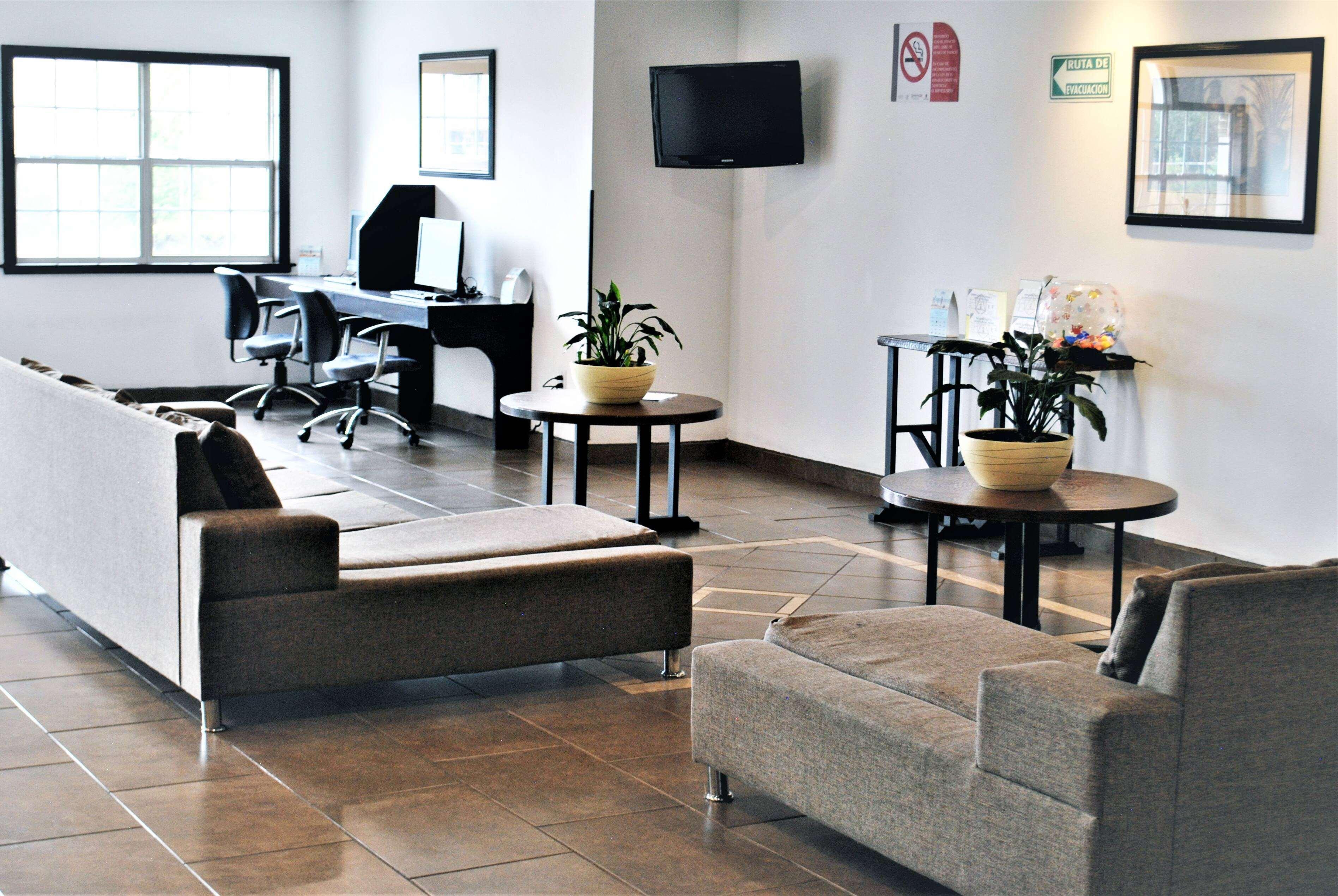 Microtel Inn And Suites By Wyndham Toluca Exterior foto